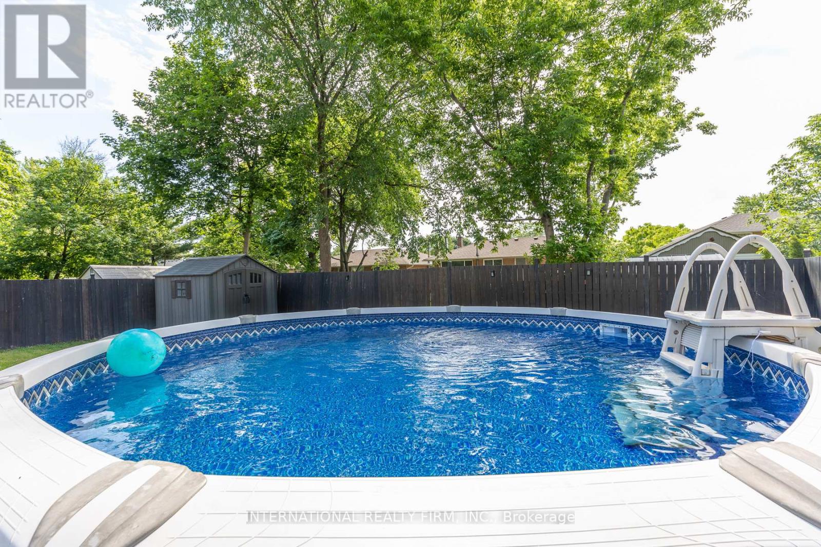 2528 TRUSCOTT DRIVE - 30