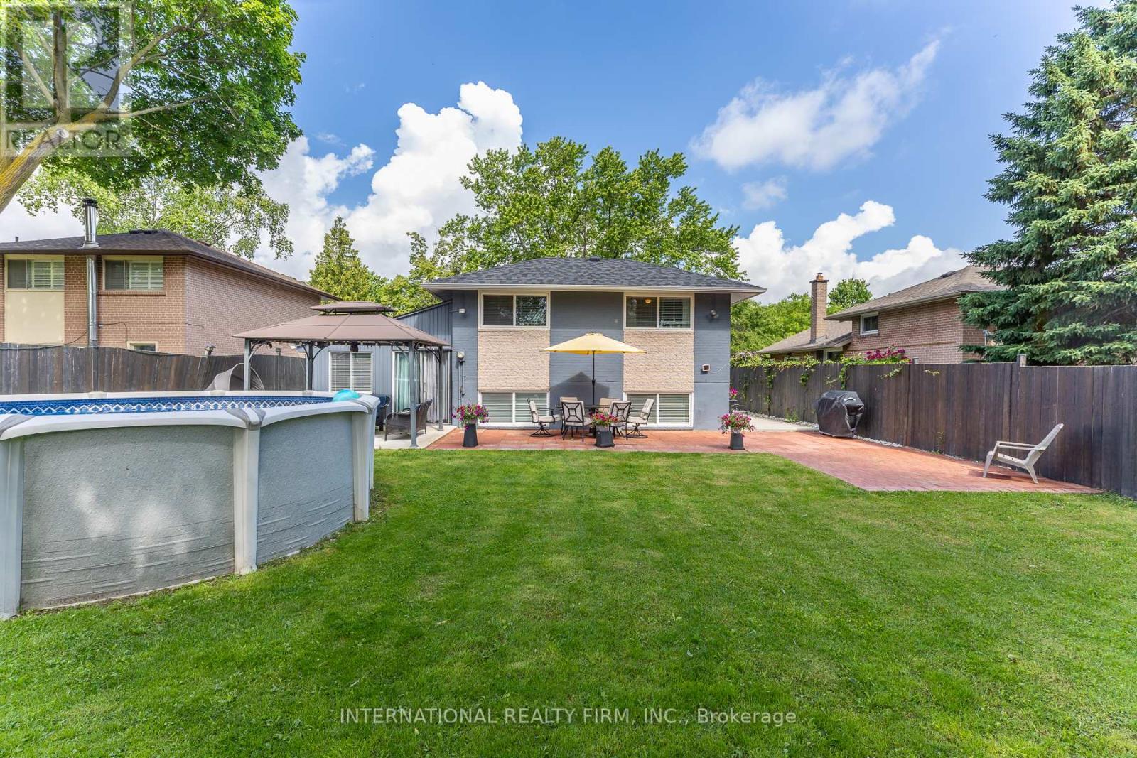 2528 TRUSCOTT DRIVE - 33