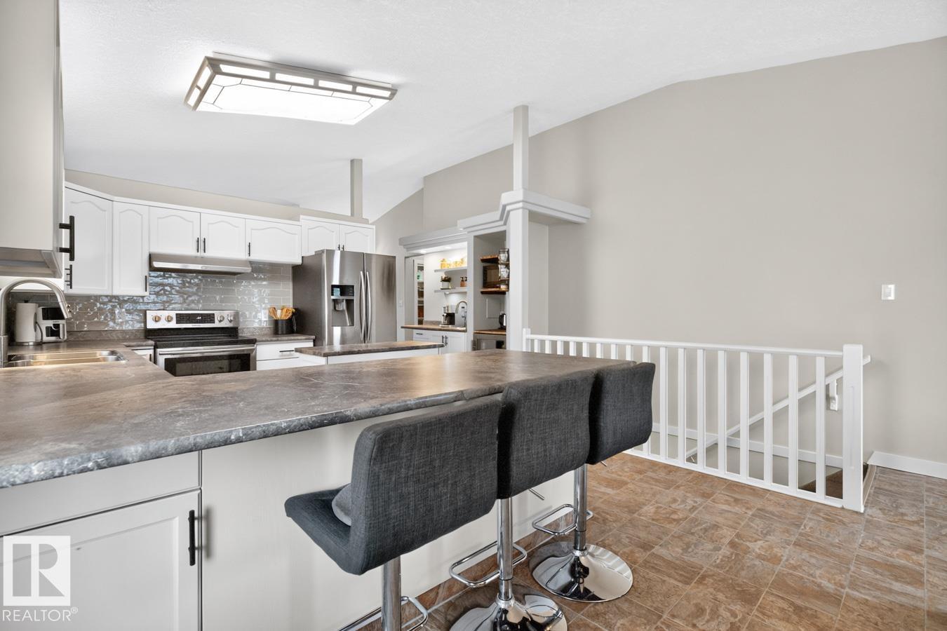 448 ORMSBY RD W NW - 12