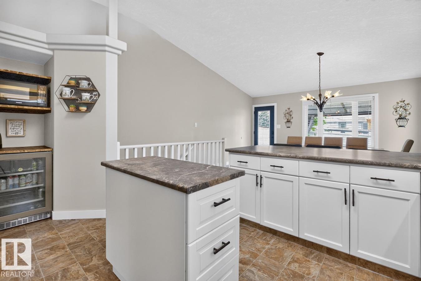 448 ORMSBY RD W NW - 13