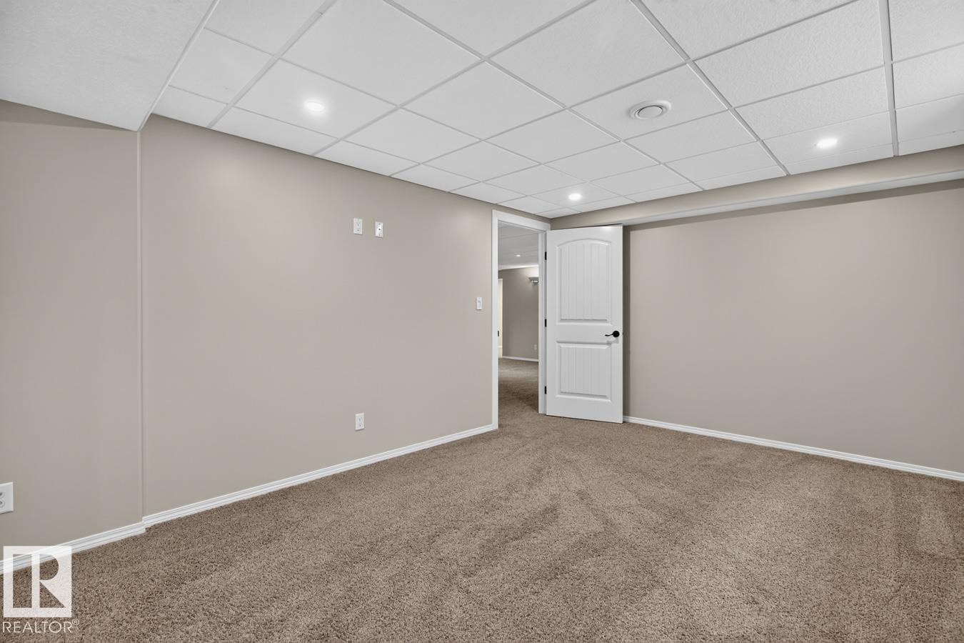 448 ORMSBY RD W NW - 36