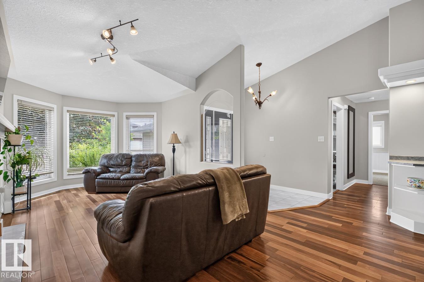 448 ORMSBY RD W NW - 7