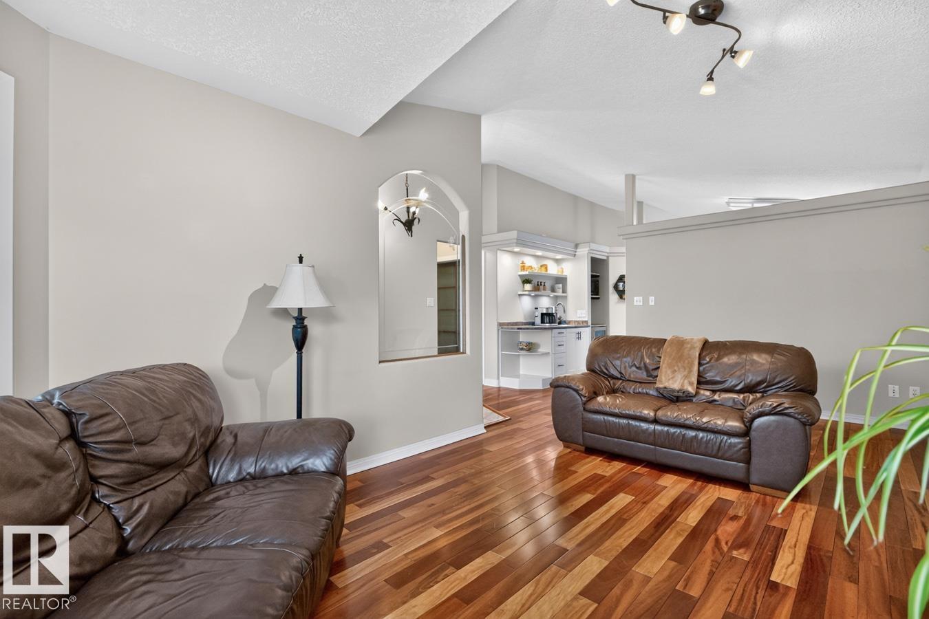 448 ORMSBY RD W NW - 8