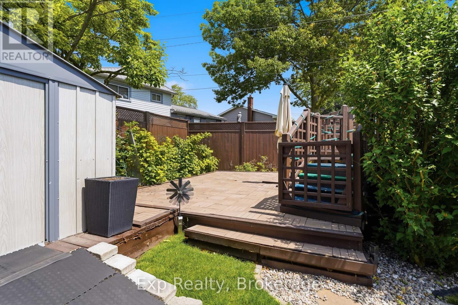 70 TRIPP BOULEVARD - Image 39