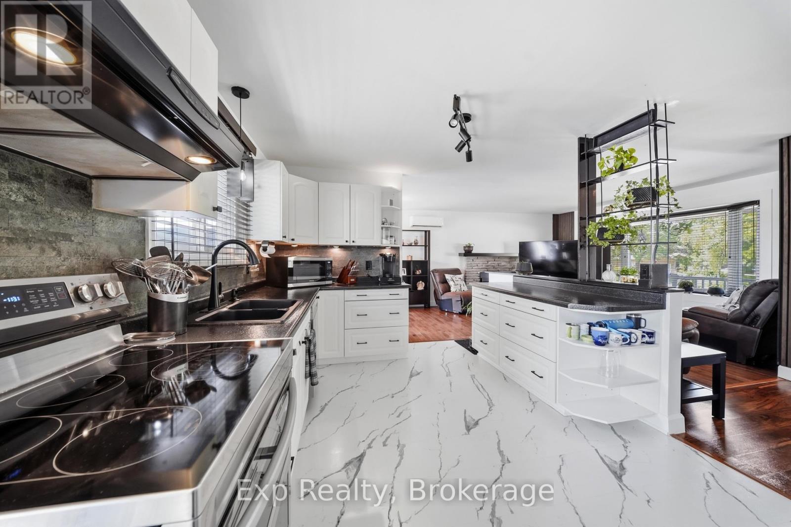70 TRIPP BOULEVARD - Image 9