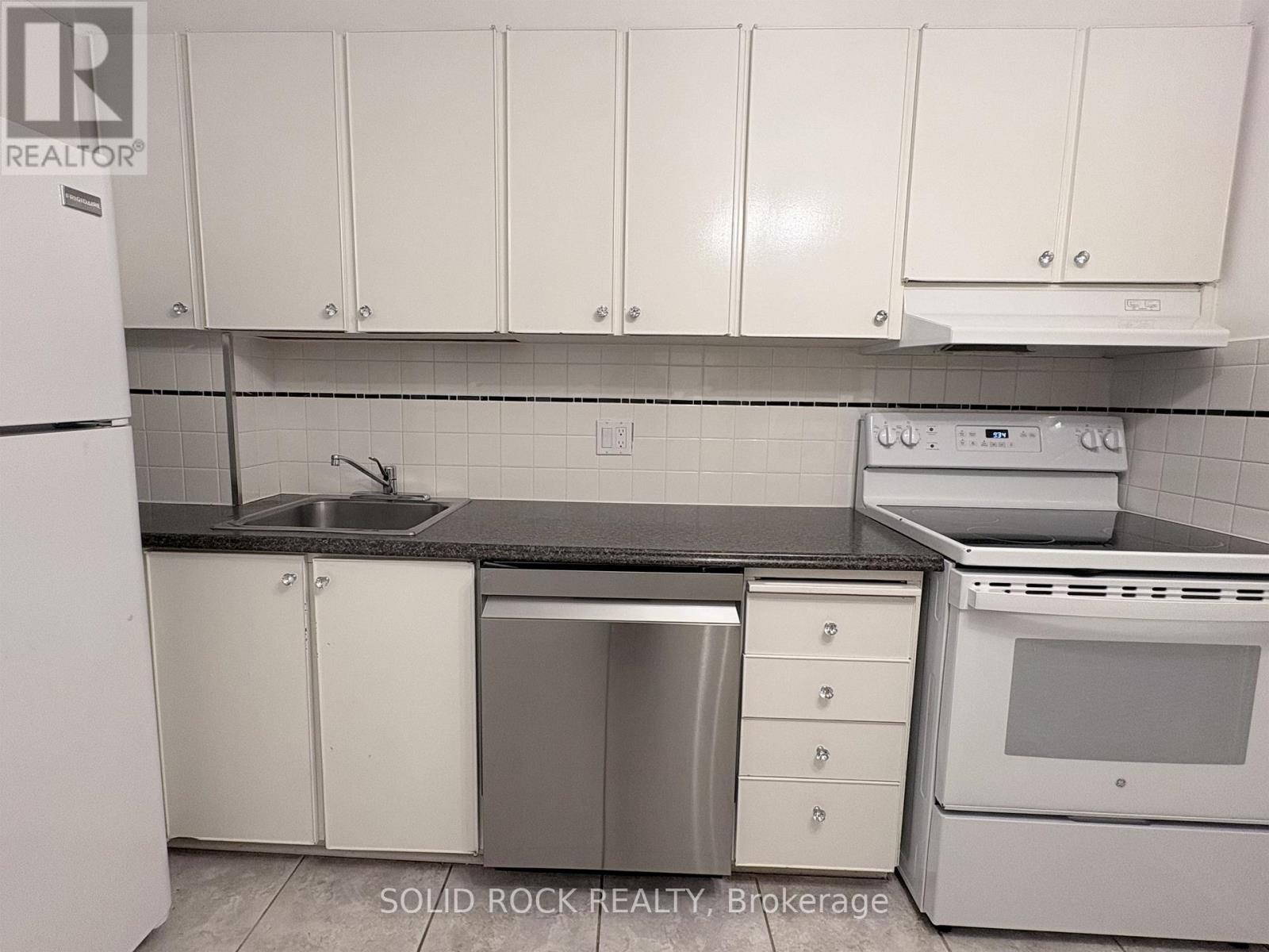 #309 415 GREENVIEW AVENUE - 10