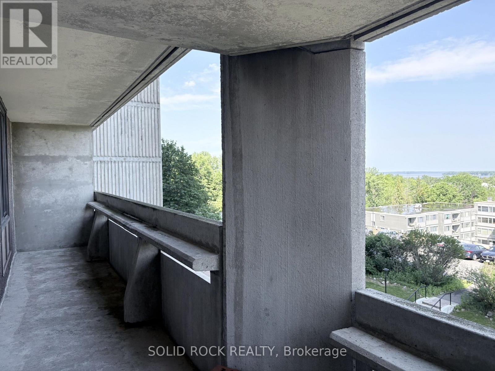 #309 415 GREENVIEW AVENUE - 19