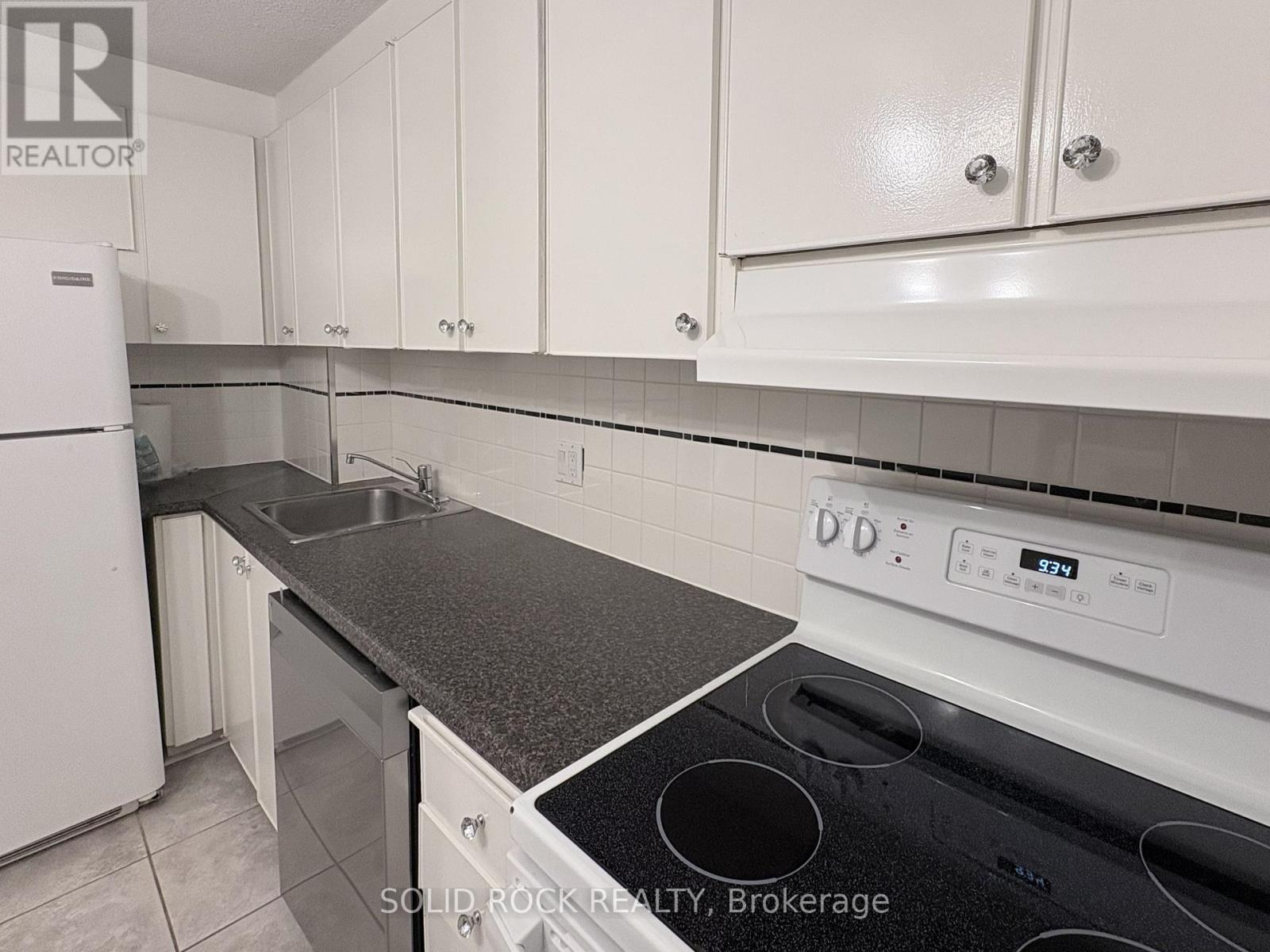 #309 415 GREENVIEW AVENUE - 9