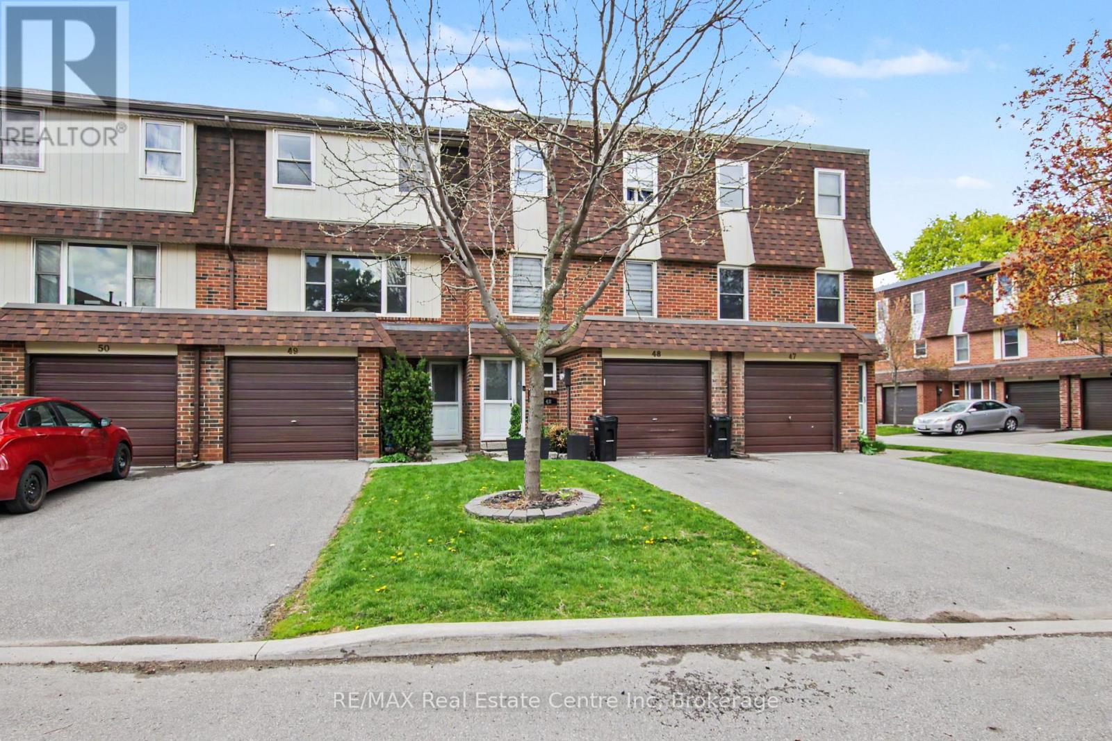 #49 371 BRONTE STREET S - 1