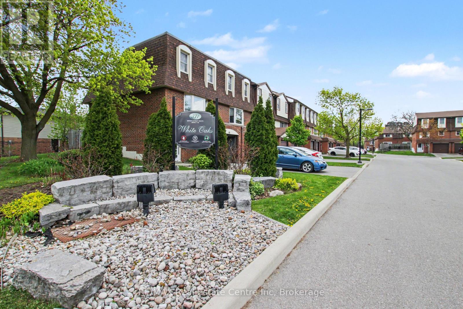 #49 371 BRONTE STREET S - 2