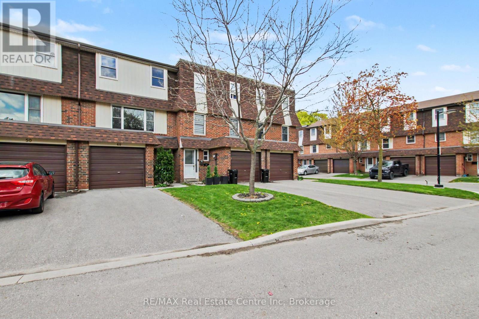 #49 371 BRONTE STREET S - 3
