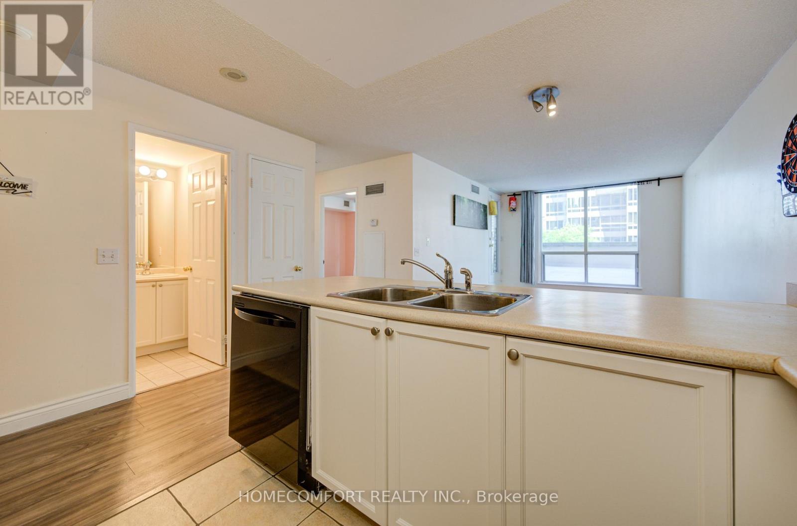 #312 18 PARKVIEW AVENUE - 10