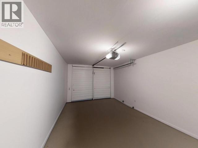 #B 6916 ABBOTSFORD STREET - 36