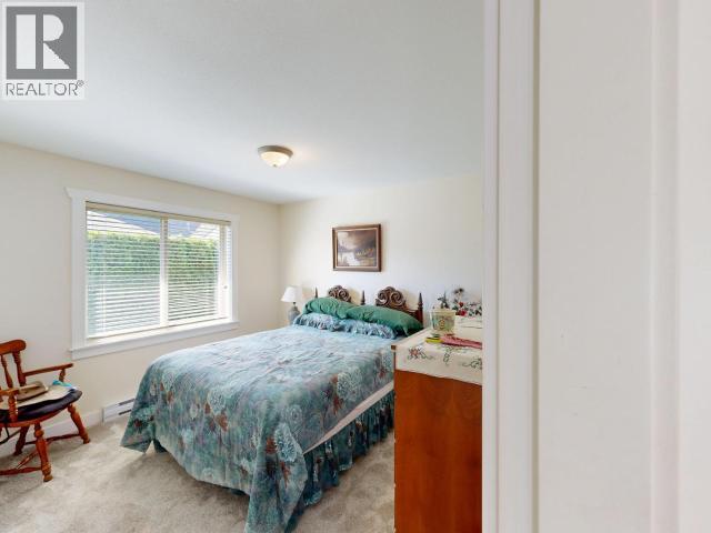 #B 6916 ABBOTSFORD STREET - 27