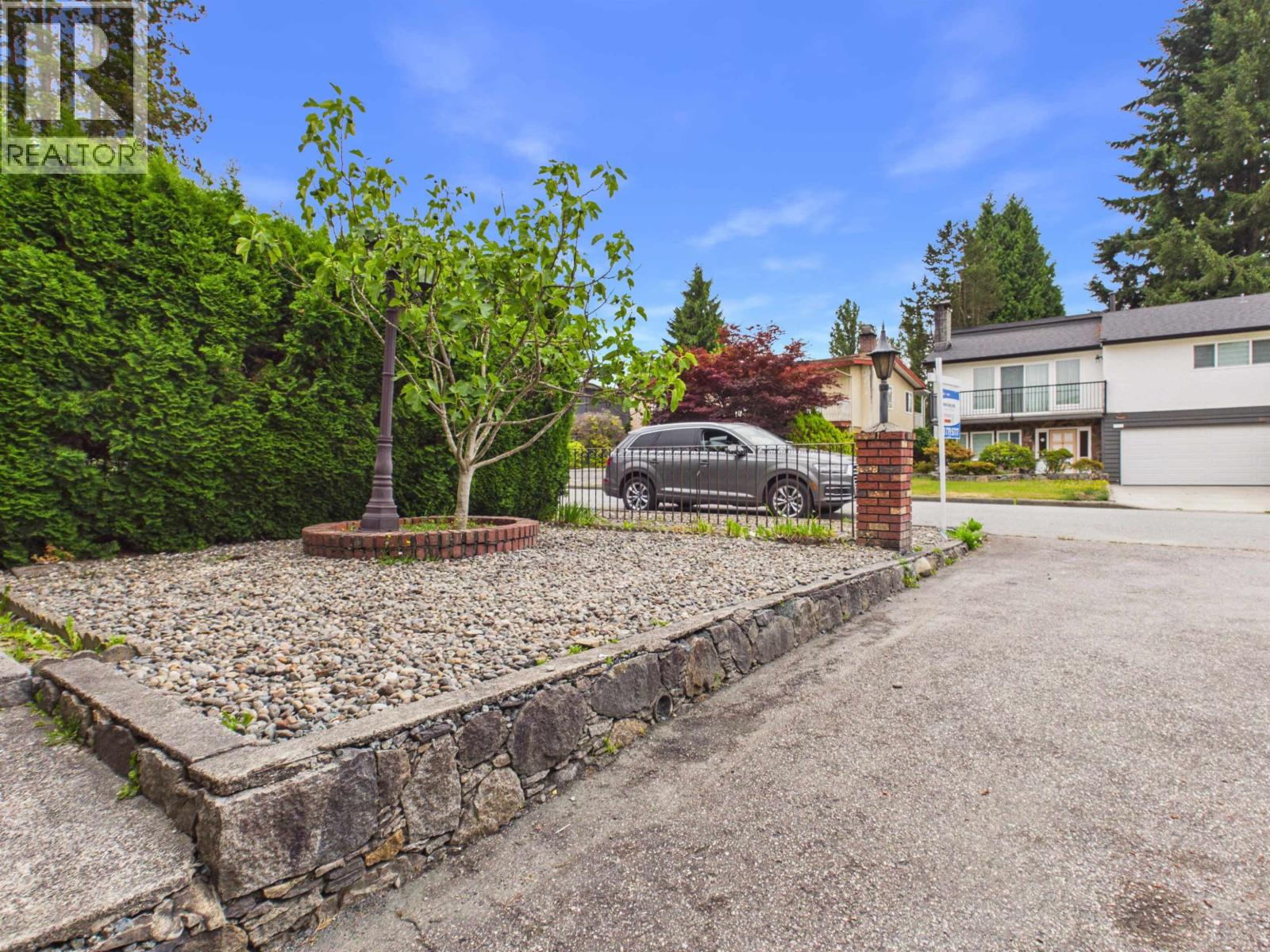 5 Bed, 3 Bath House for Sale in Burnaby – 951 EVERETT CRESCENT, Burnaby – MLS# R3142267 - Image 13