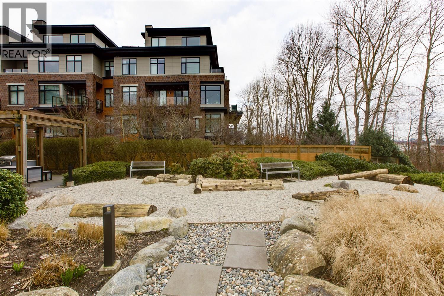 205 300 SALTER STREET, New Westminster
