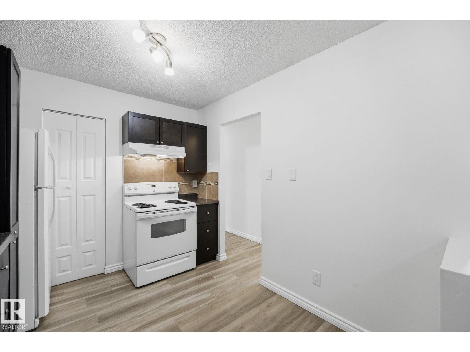 #123 2703 79 ST NW - 10