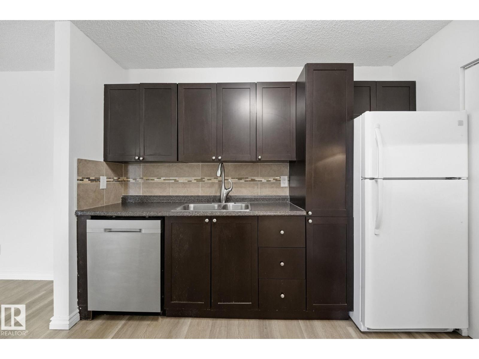 #123 2703 79 ST NW - 12
