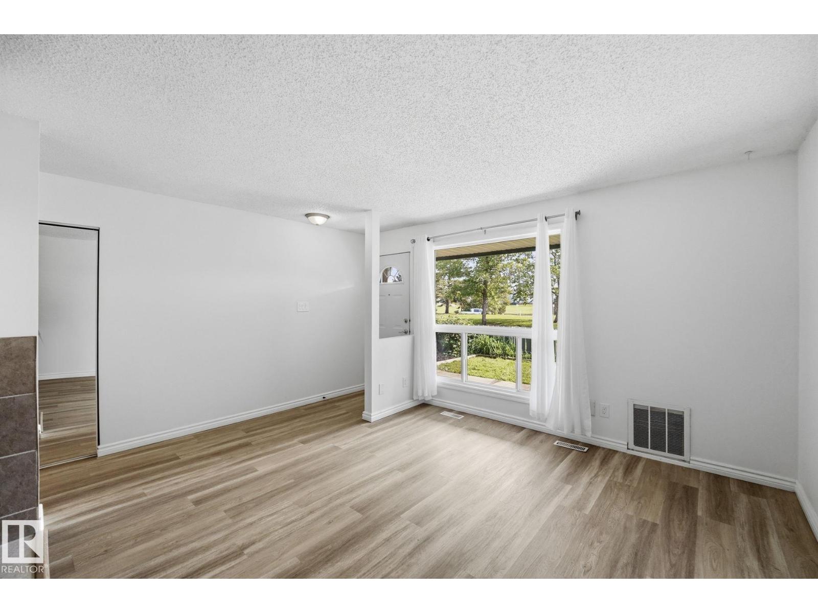 #123 2703 79 ST NW - 17