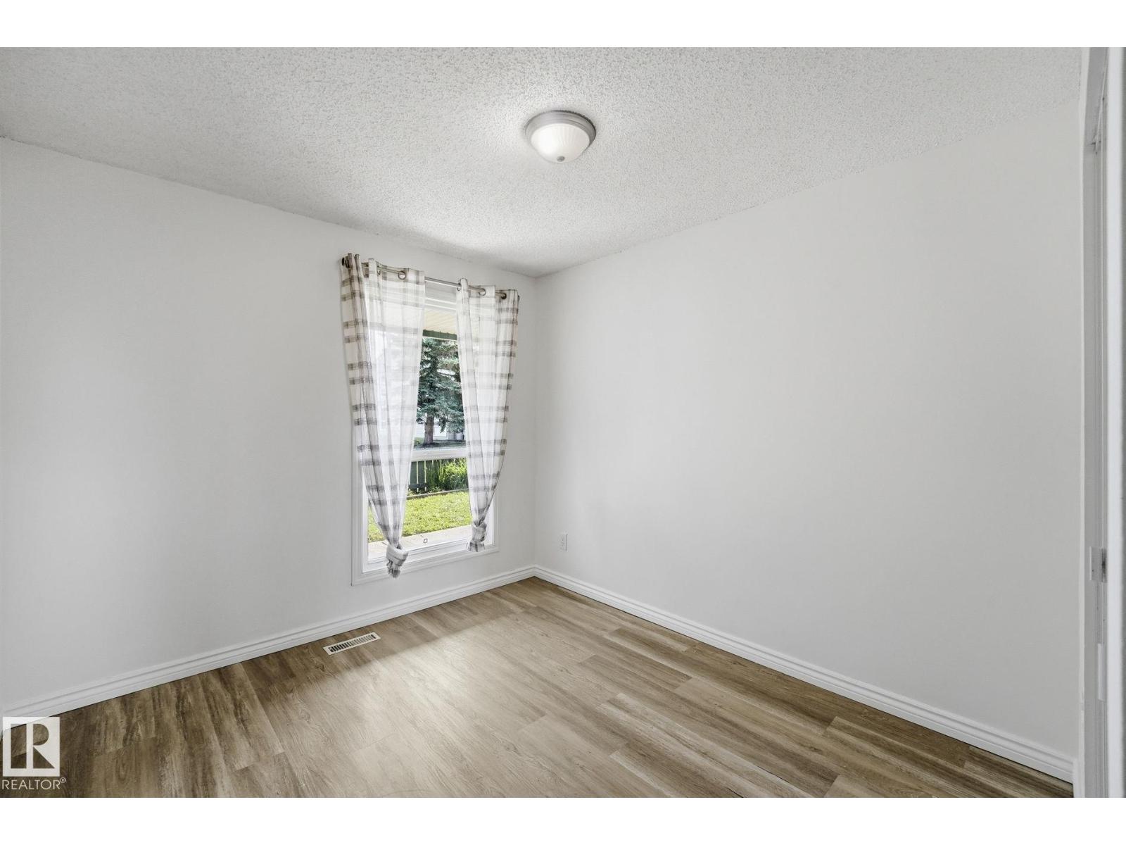 #123 2703 79 ST NW - 19