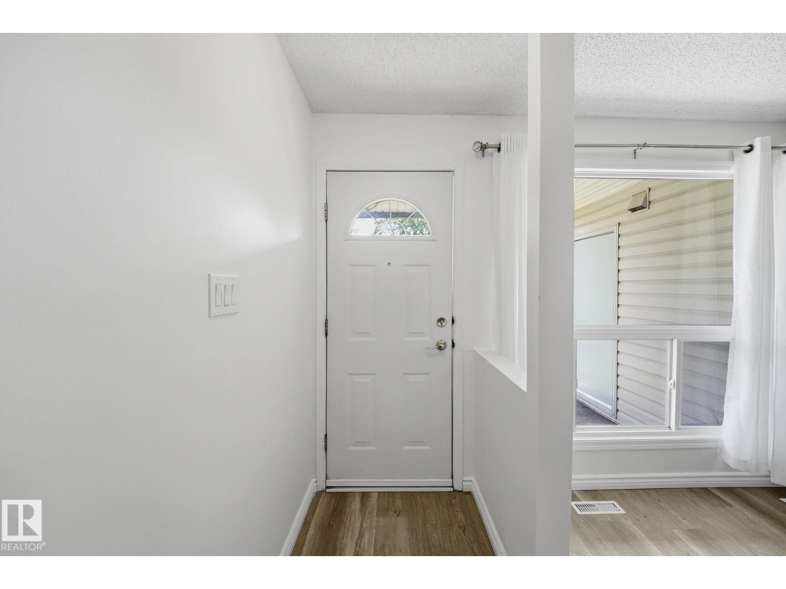 #123 2703 79 ST NW - 4