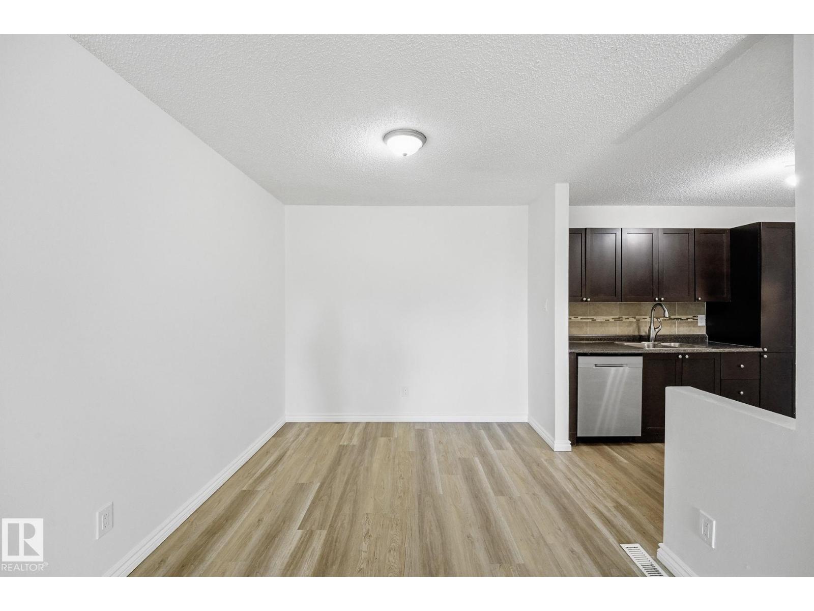 #123 2703 79 ST NW - 6