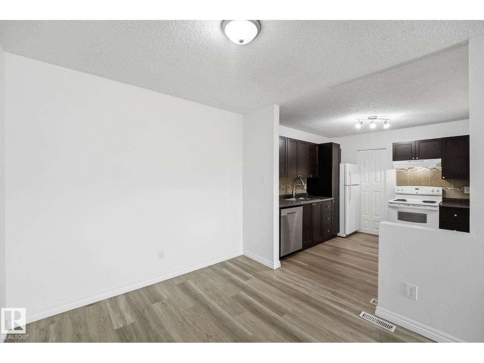 #123 2703 79 ST NW - 7