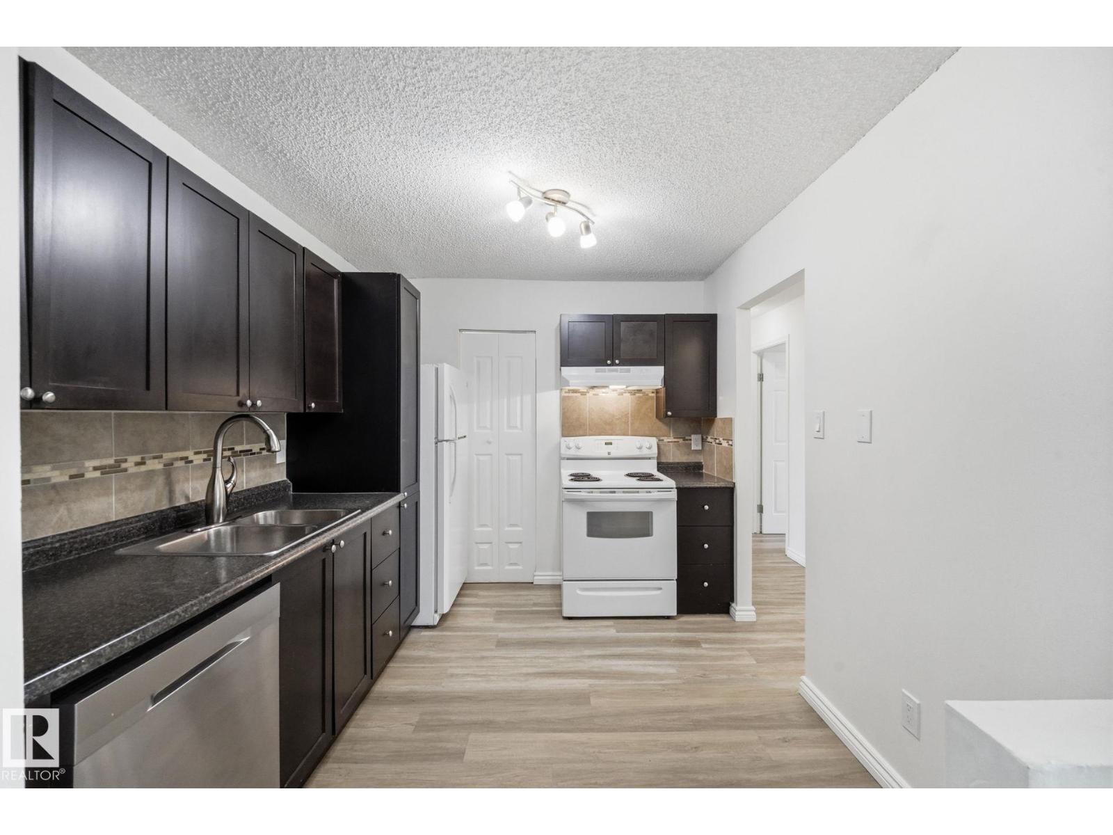 #123 2703 79 ST NW - 8
