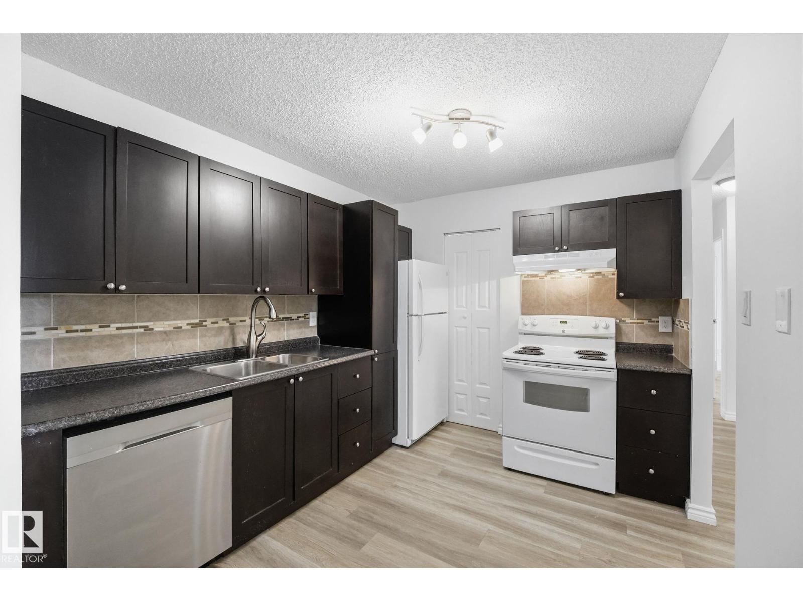 #123 2703 79 ST NW - 9