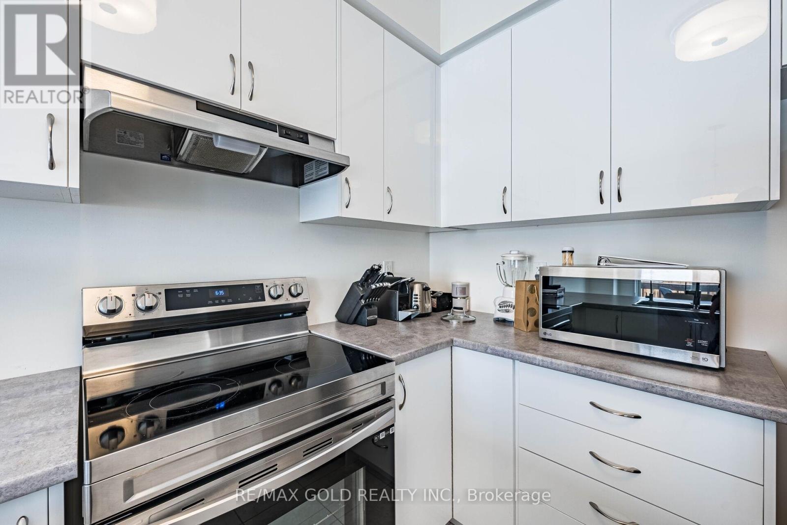 37 GEORGE BRIER DRIVE - 11