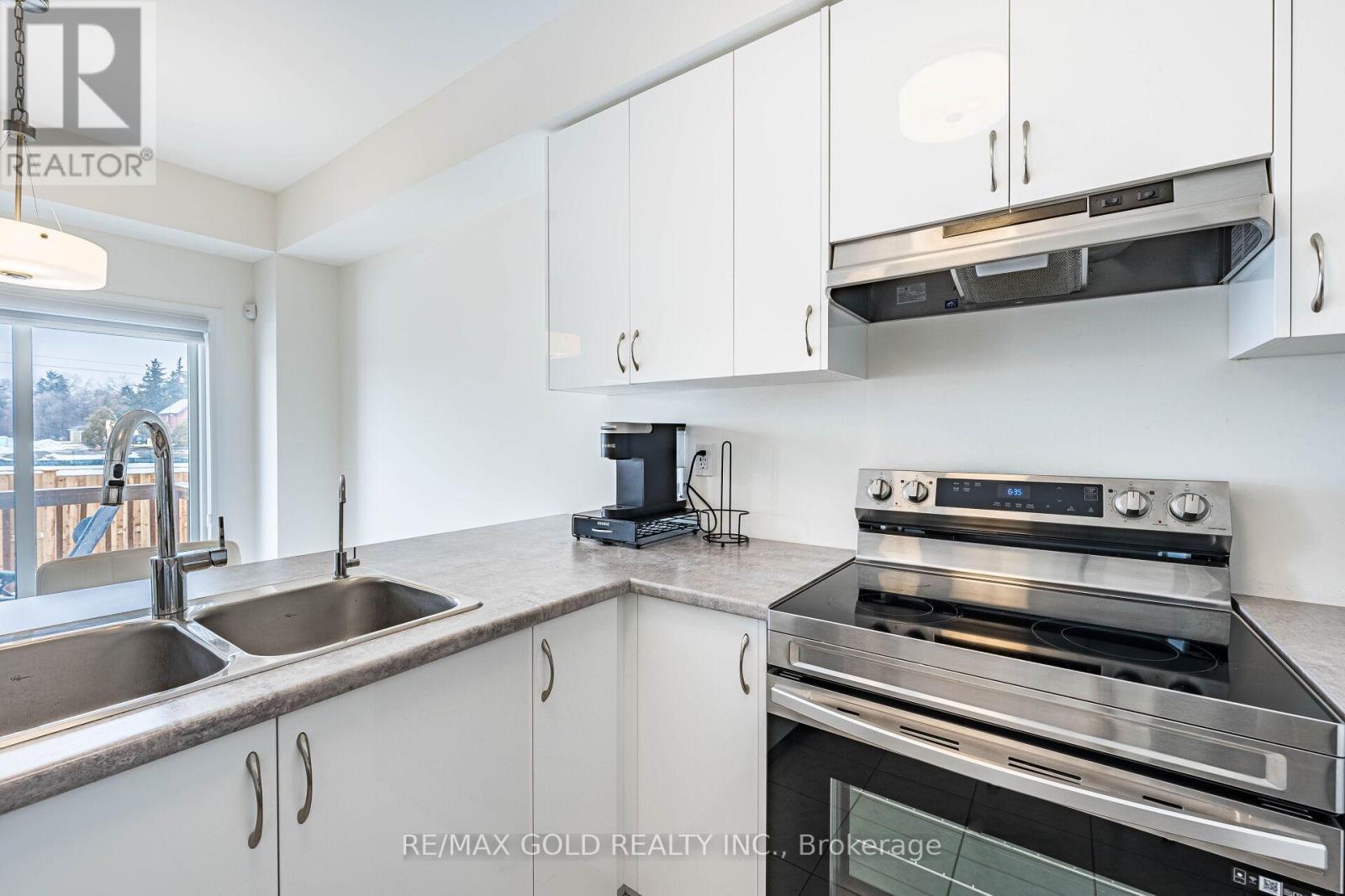 37 GEORGE BRIER DRIVE - 12