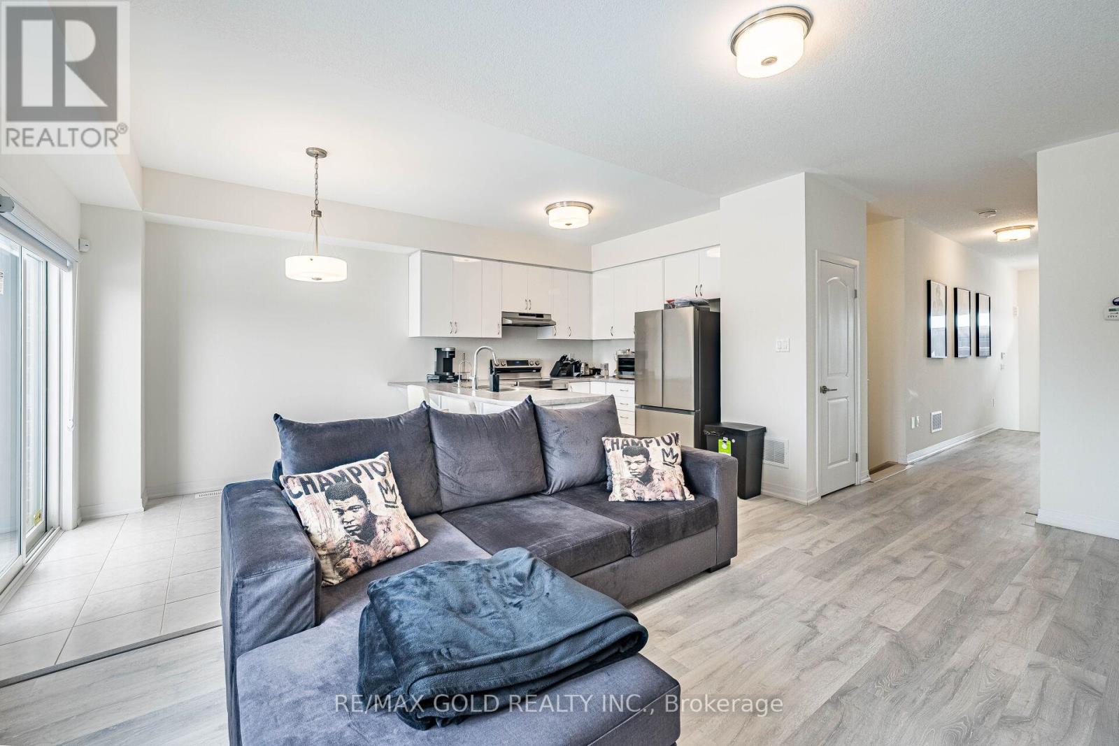 37 GEORGE BRIER DRIVE - 6
