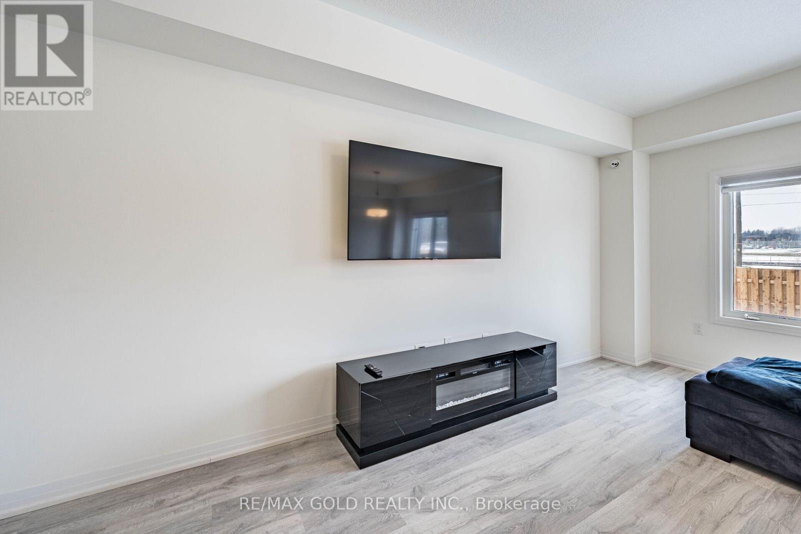 37 GEORGE BRIER DRIVE - 7