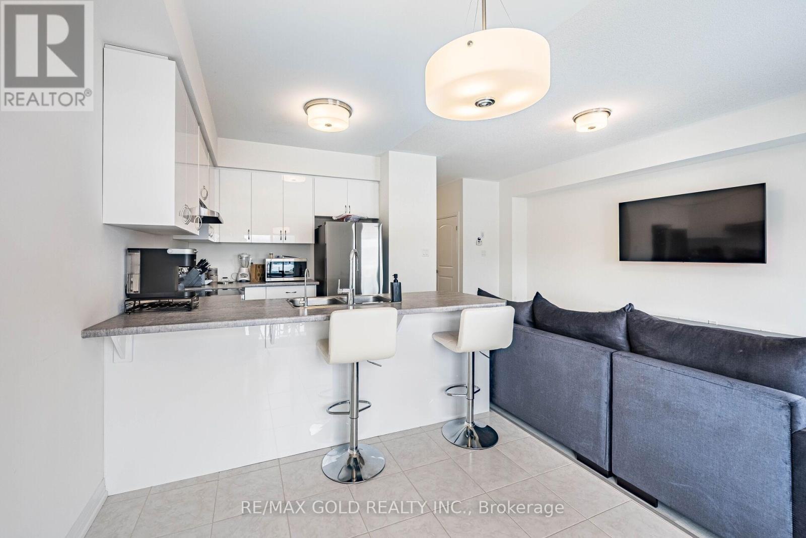 37 GEORGE BRIER DRIVE - 14