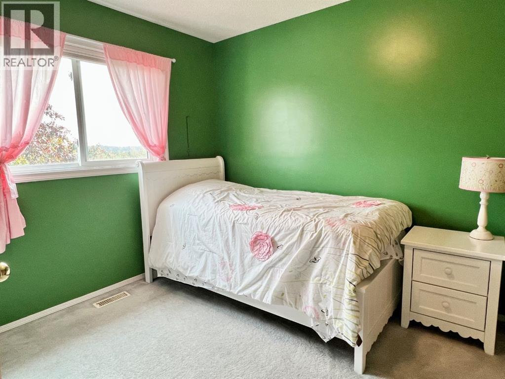 6011 54 Street — photo 17