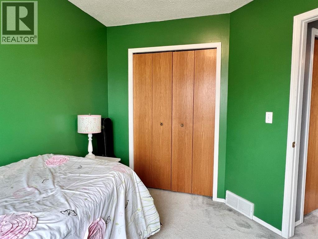6011 54 Street — photo 18