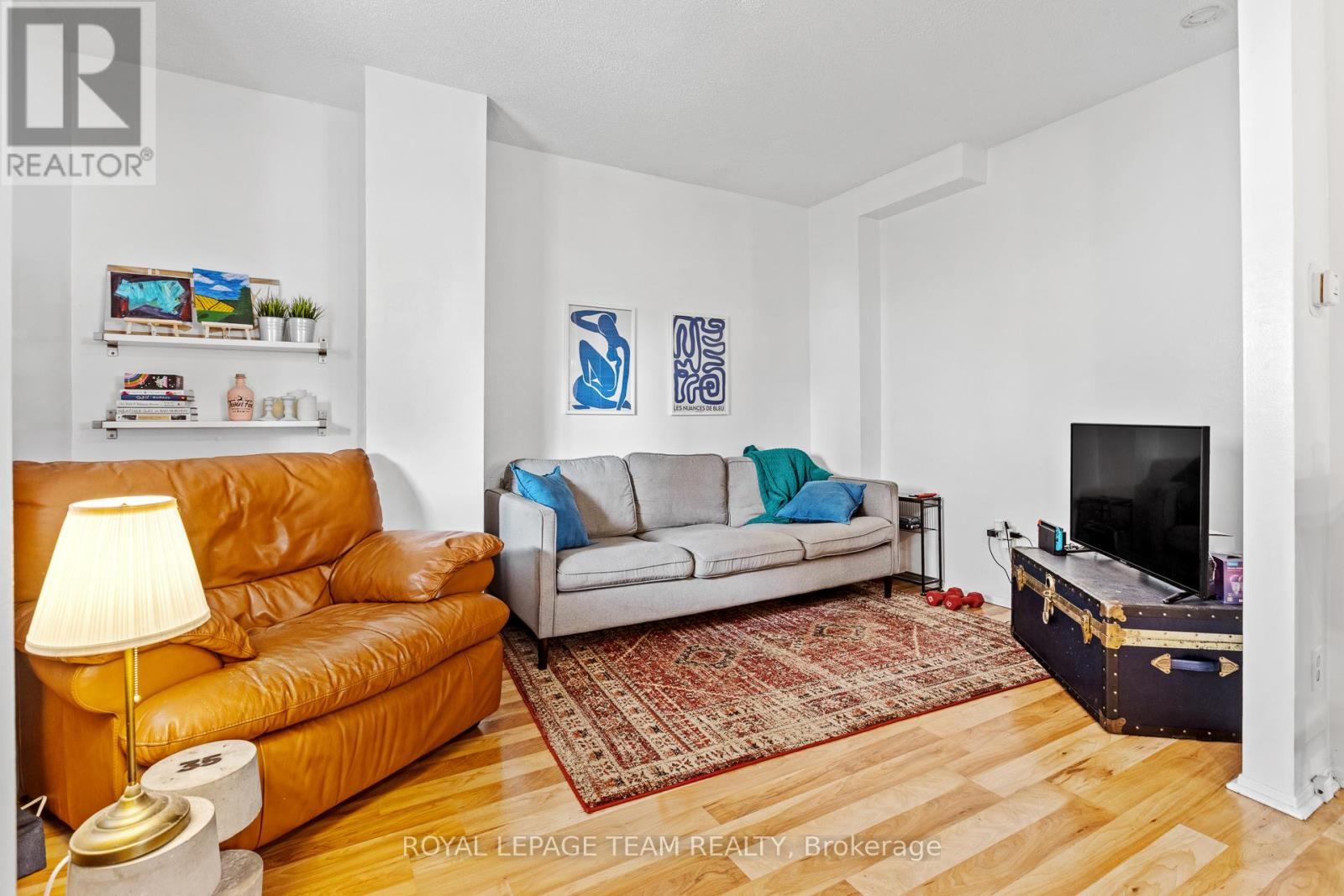 1 Bed, 1 Bath Multi-Family for Rent in Ottawa – B – 53-1/2 CHAMPAGNE AVENUE, Ottawa – MLS# X13513576 - Image 5