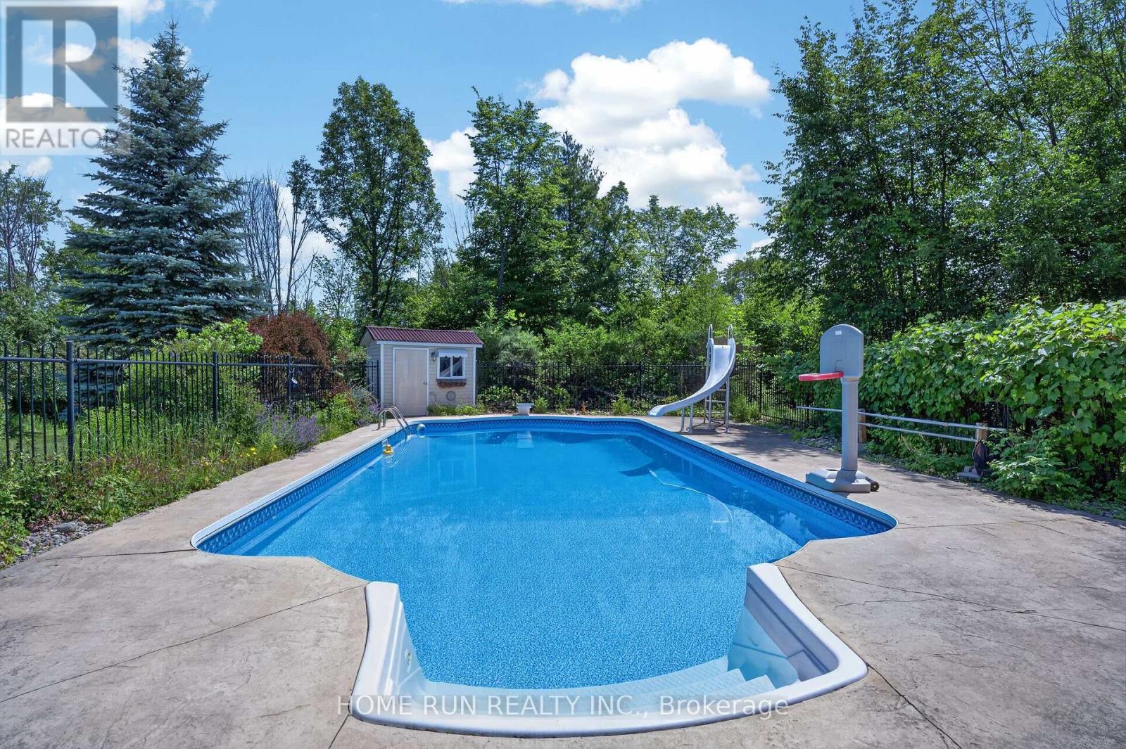 112 KERSCOTT HEIGHTS WAY - 40