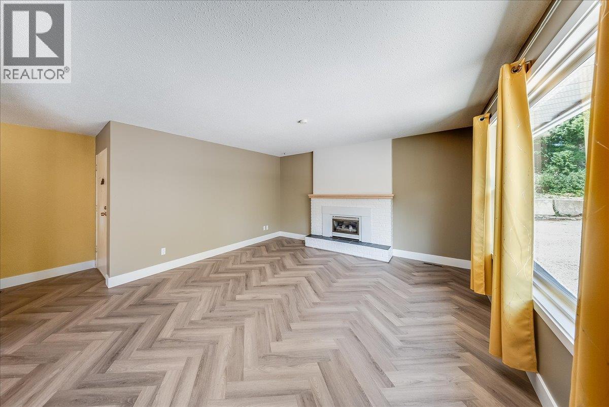 222 Wolfe Drive, Warfield