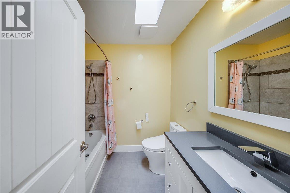 222 Wolfe Drive, Warfield