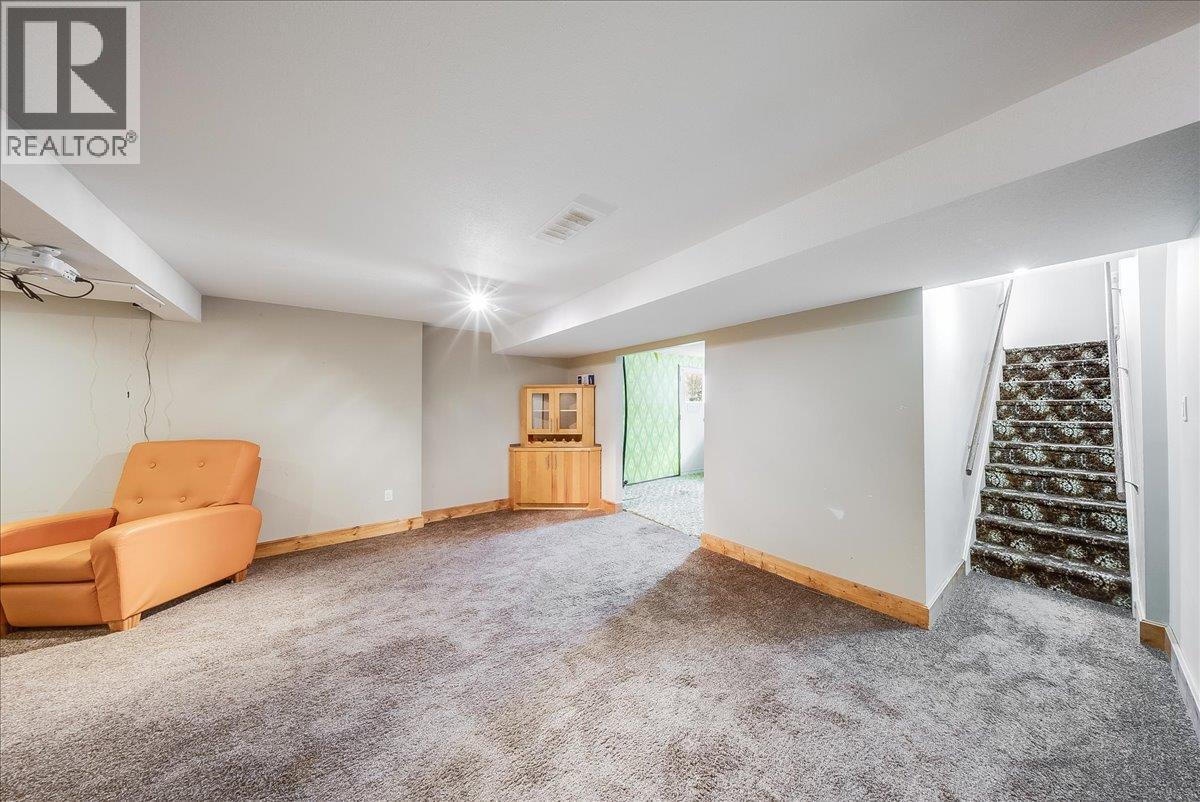 222 Wolfe Drive, Warfield