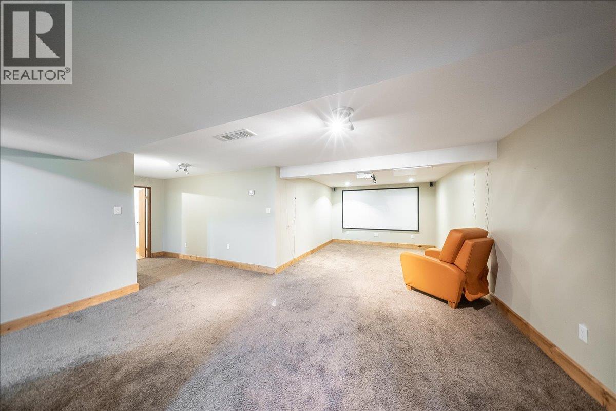 222 Wolfe Drive, Warfield