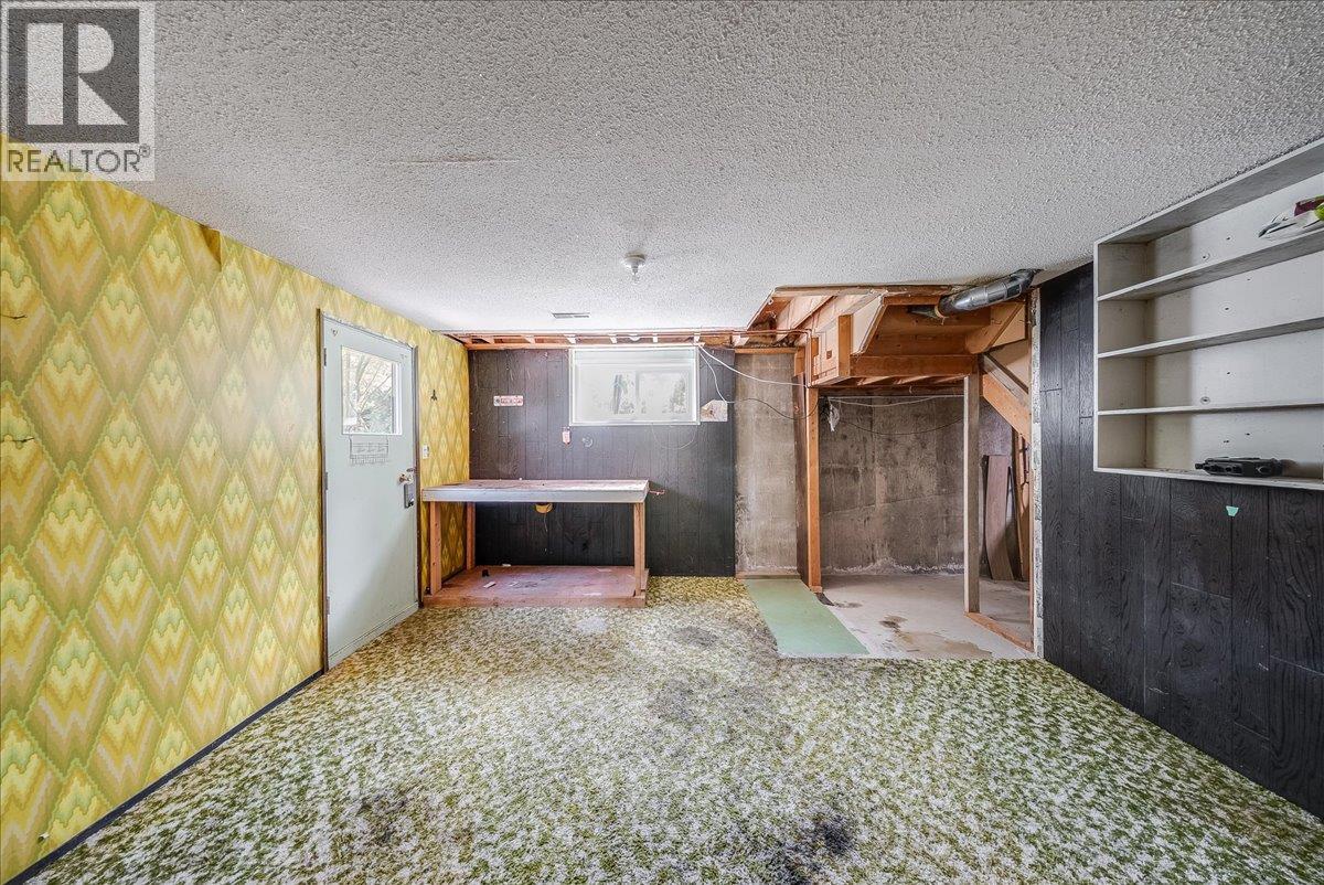 222 Wolfe Drive, Warfield