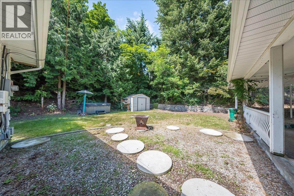 222 Wolfe Drive, Warfield