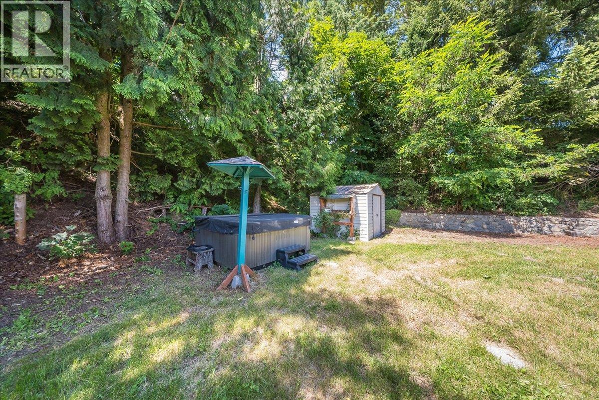 222 Wolfe Drive, Warfield