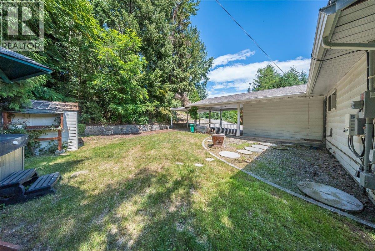 222 Wolfe Drive, Warfield
