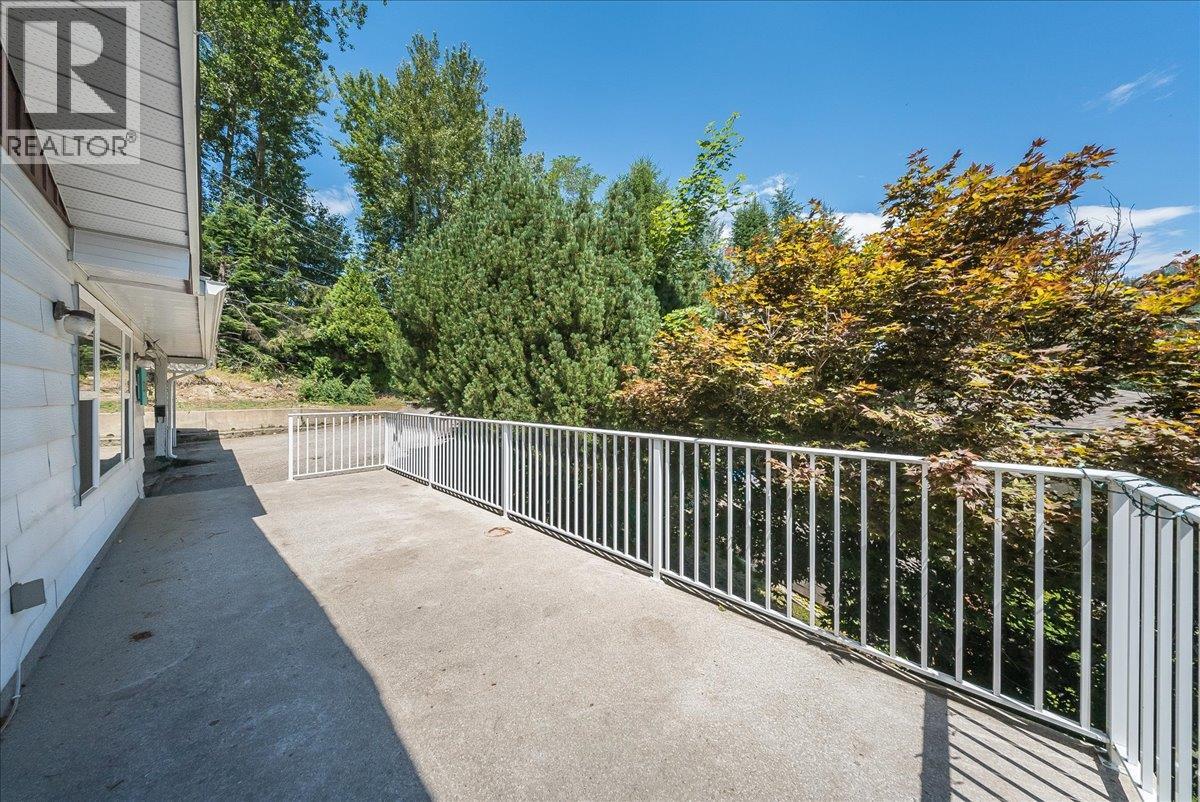 222 Wolfe Drive, Warfield