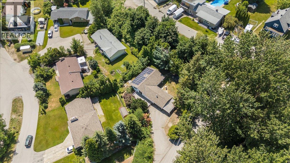222 Wolfe Drive, Warfield