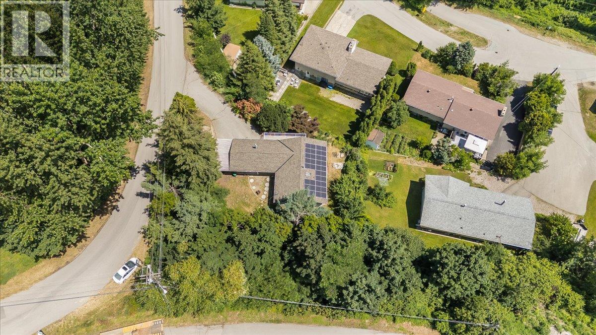 222 Wolfe Drive, Warfield