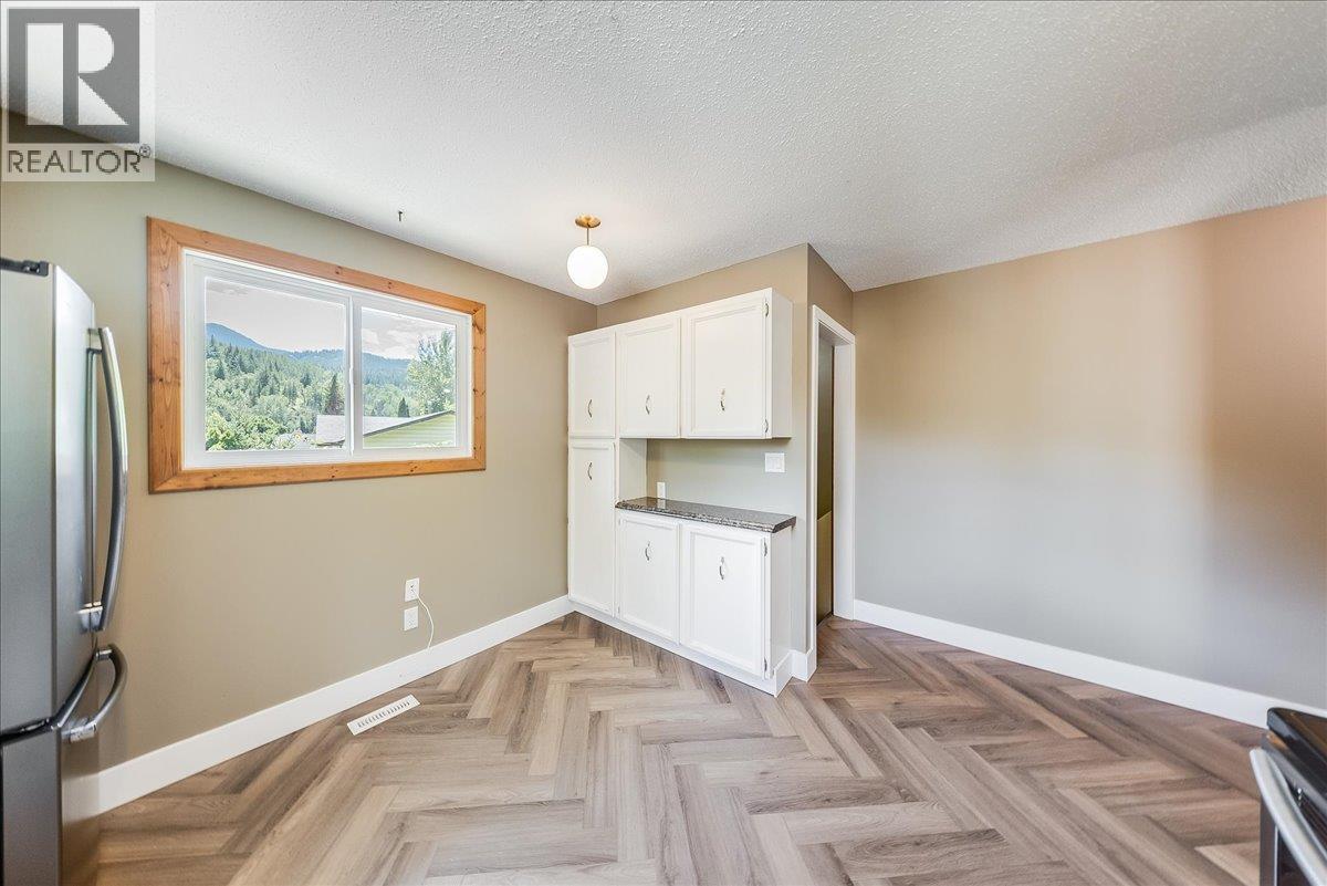 222 Wolfe Drive, Warfield